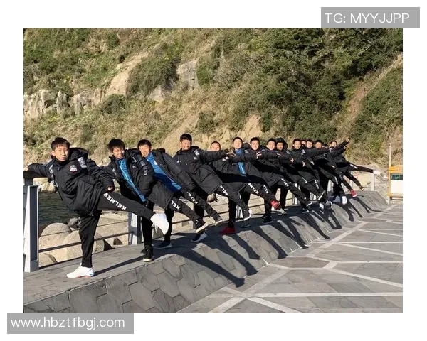 杭州足球队的拼搏之路:城市联赛背后的奋斗与荣耀 杭州足球队的拼搏之路:城市联赛背后的奋斗与荣耀