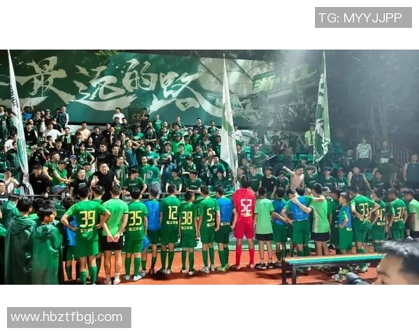 上海足球队的力量变革引发热议探索新阶段的崛起与挑战