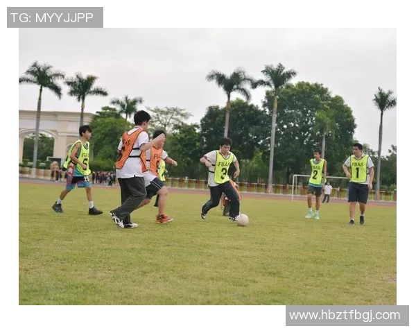 美工区足球明星欣赏活动让孩子们感受足球魅力与艺术创意的完美结合